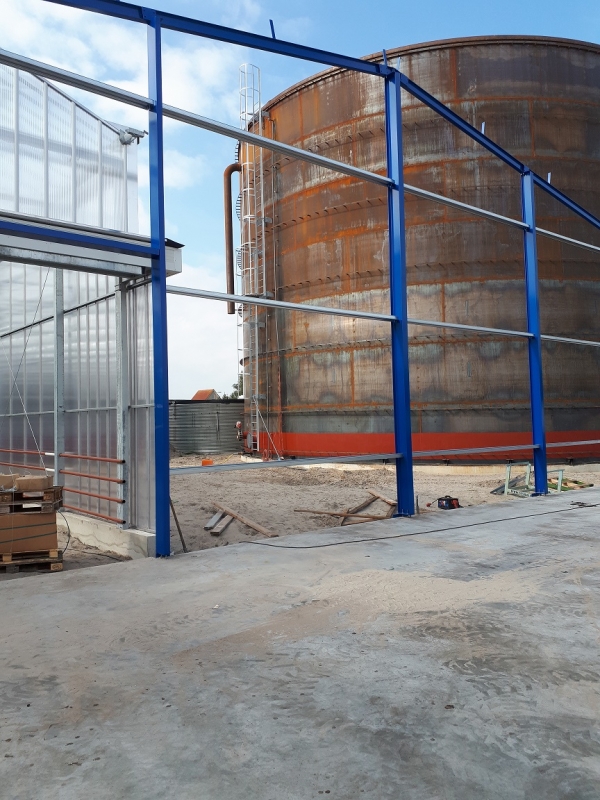 komkommerkwekerij buffer met eerste spanten loods